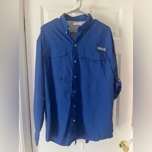 Men’s Columbia PFG- sleeve roll up. OMNI-shield in color blue.